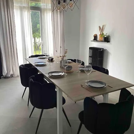 Charmante Maison De Famille Avec Jardin 別荘 *